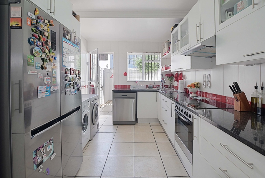 3 Bedroom Property for Sale in Table View Western Cape